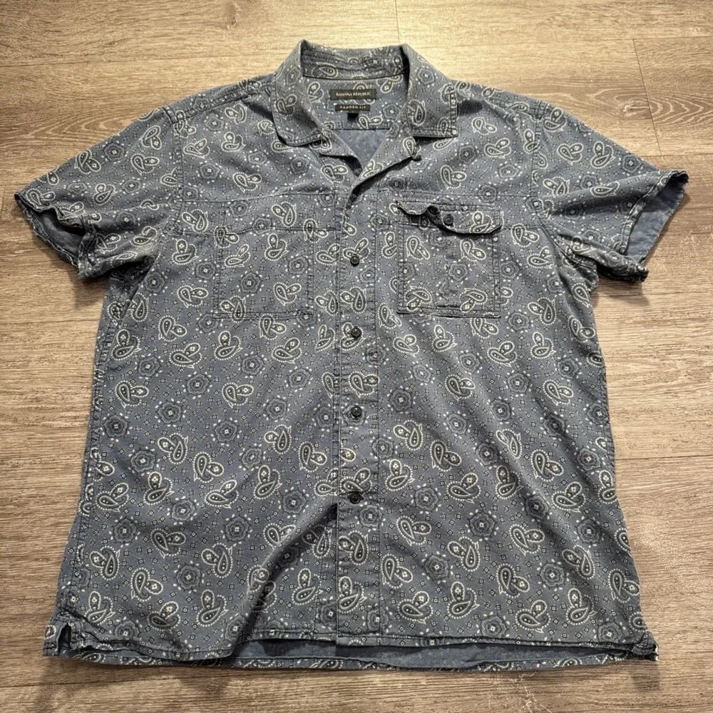 Banana Republic Shirt Mens L Blue Cotton Paisley Camden Fit Summer Casual Preppy